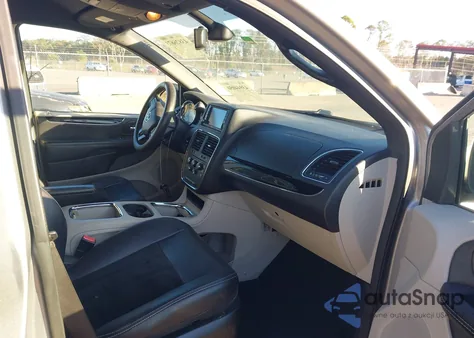 2018 Dodge Grand Caravan Sxt z USA, uszkodzony, nr VIN 2C4RDGCG7JR297546